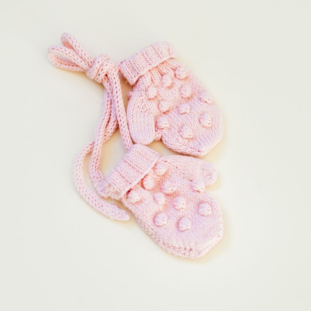 Popcorn-Knit-Mittens-Blush