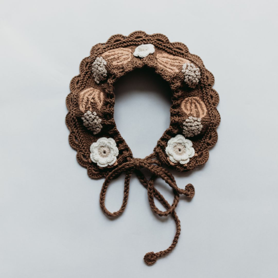 Rose-Embroidered-Collar