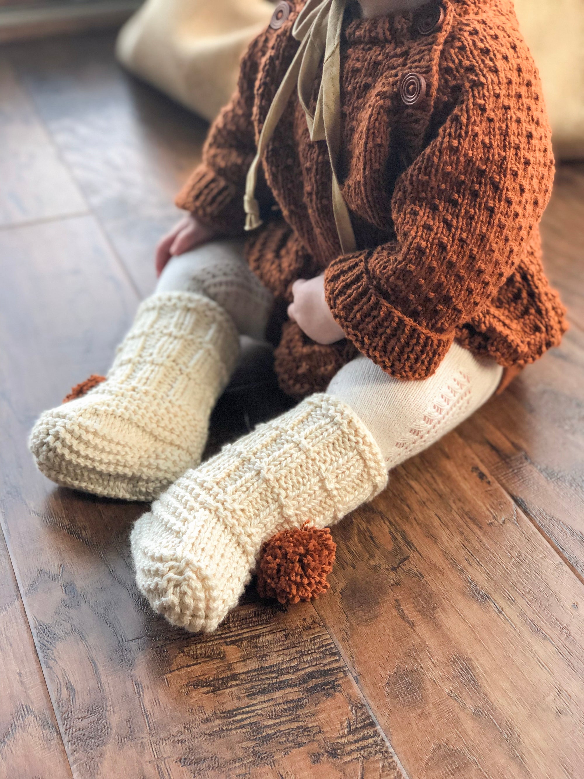 Pom-Pom-Socks-Ivory-Rust