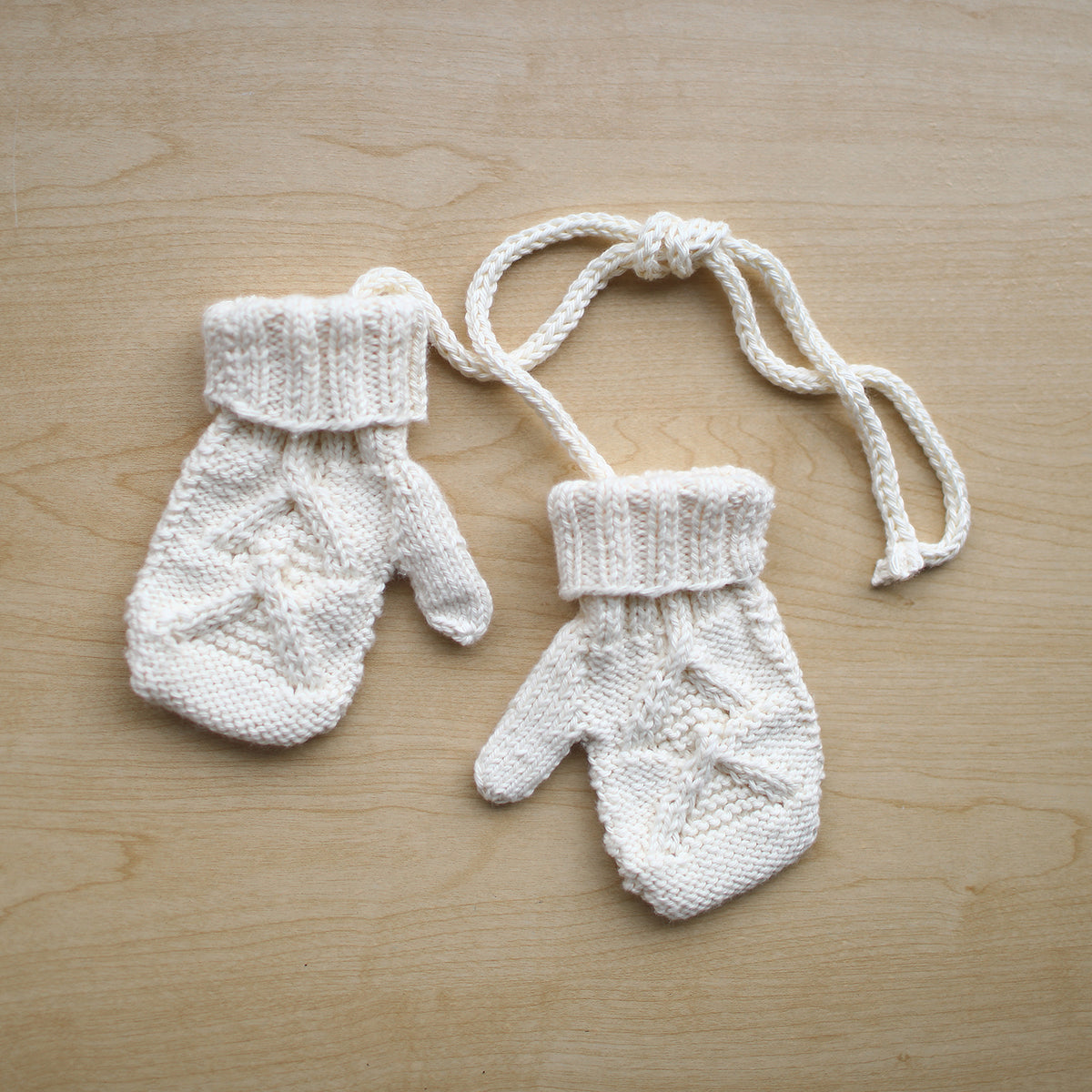 Timeless-Classic Mittens-Ivory